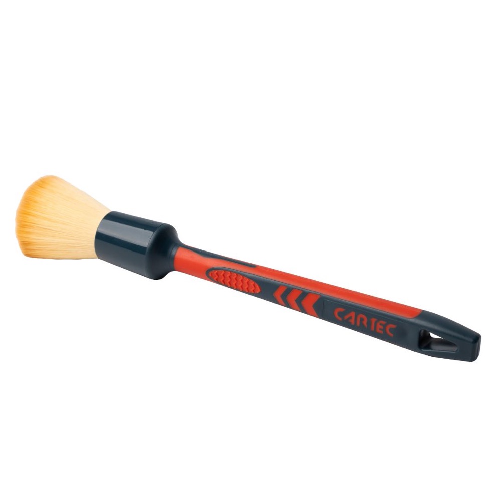 Pinceau Cartec Detailing Brush Gentle &agrave; fibres souples et manche rouge et noir