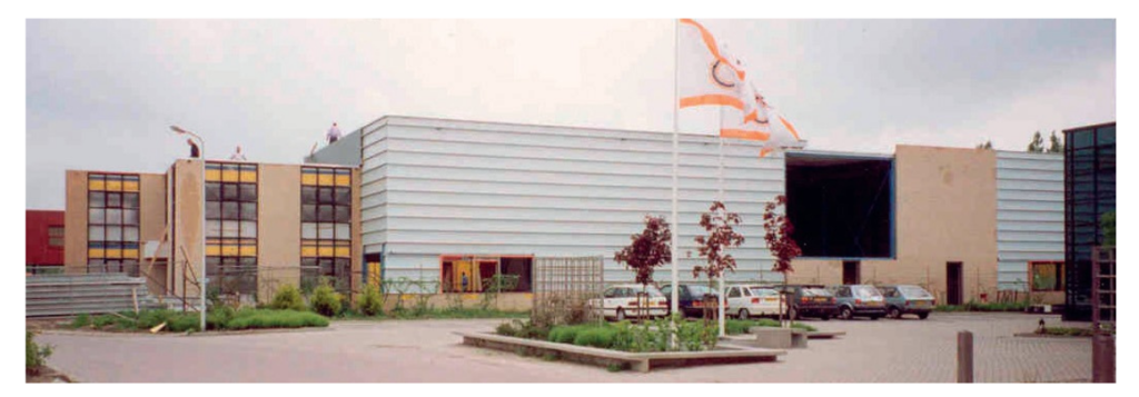 B&acirc;timent Cartec au Verbreepark &agrave; Benthuizen, photographi&eacute; dans les archives de la marque