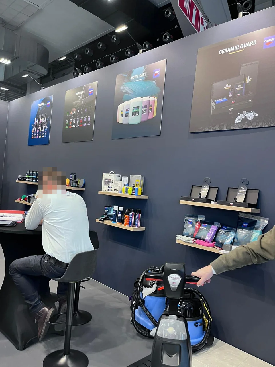 Colorline, Refinish, Royal Care et Ceramic Guard sur le stand CARTEC à AutoTechnica Bruxelles 2026.