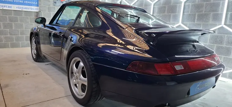 Porsche 911 classique bleu fonc&eacute;, vue arri&egrave;re