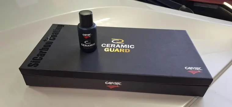 Coffret Cartec Ceramic Guard sur carrosserie