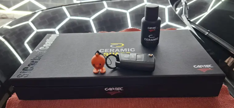 Coffret Ceramic Guard Cartec en atelier
