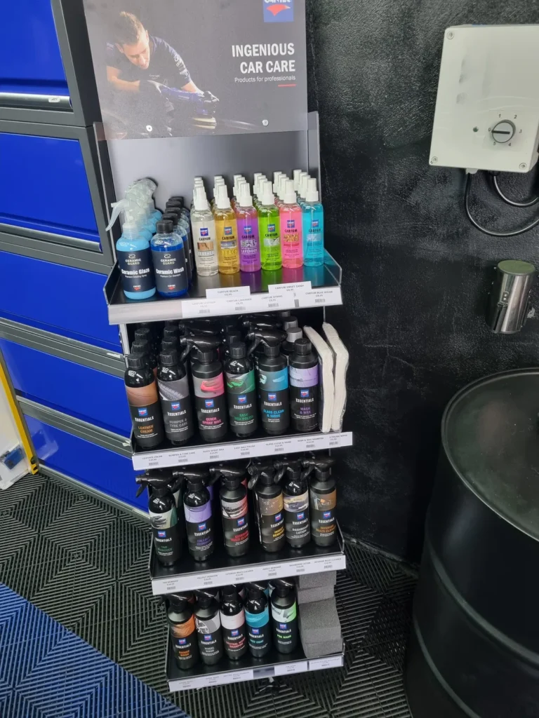 Pr&eacute;sentation rapproch&eacute;e des produits Cartec Essentials en espace d&rsquo;accueil