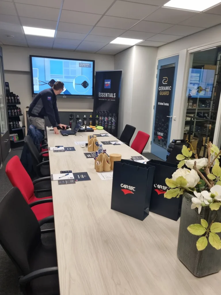 Formation Cartec Ceramic Guard : pr&eacute;sentation technique et &eacute;changes entre participants