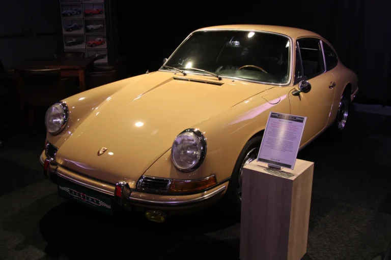 V&eacute;hicule ou d&eacute;tail photographi&eacute; lors de notre visite de Classic Expo Waregem 2023