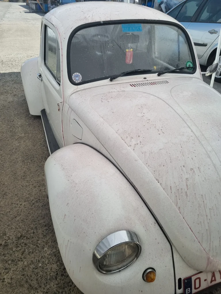 Anc&ecirc;tre trait&eacute; avec Cartec Iron Wash : application sur une Volkswagen Coccinelle
