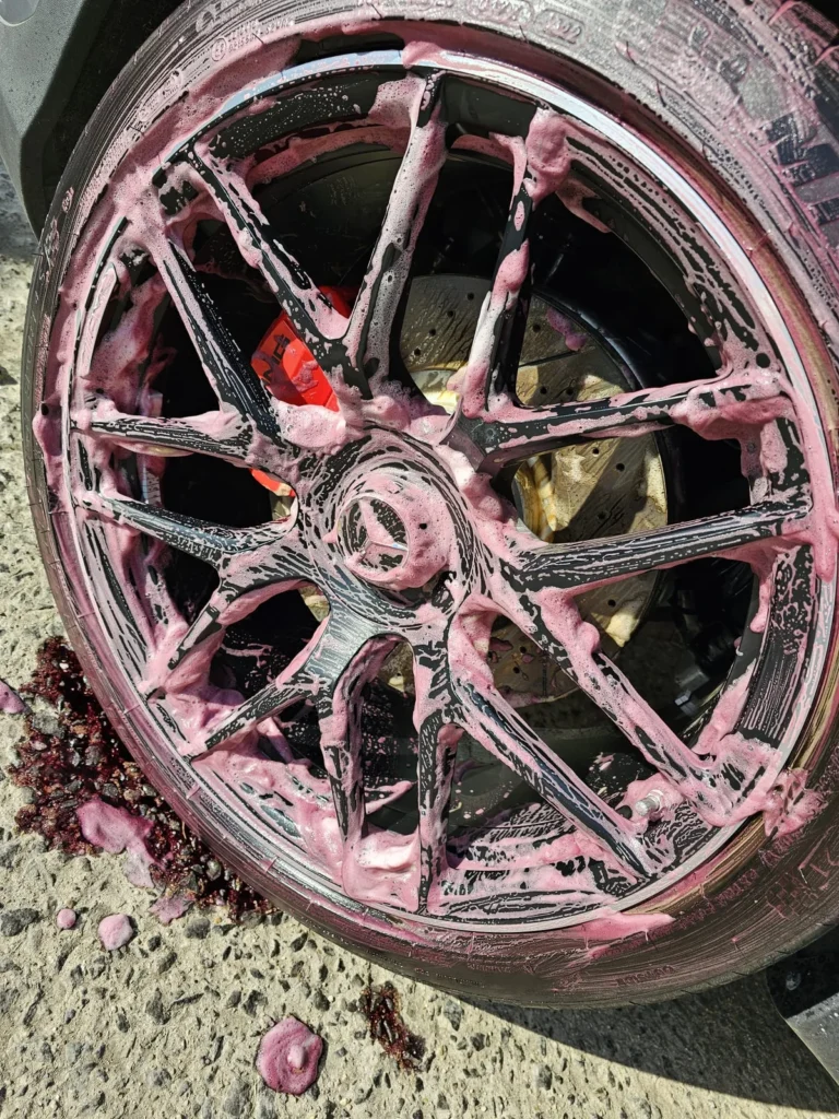 Produits et applications de nettoyage automobile Cartec Colorline