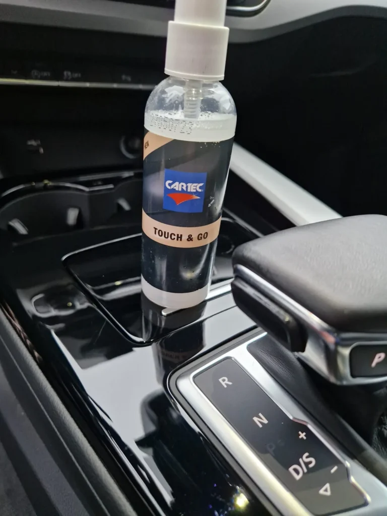 Produit et application d’entretien de la gamme Cartec Ceramic Guard