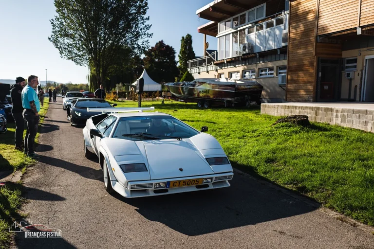 Voitures exposées au Dream Car Festival au Luxembourg