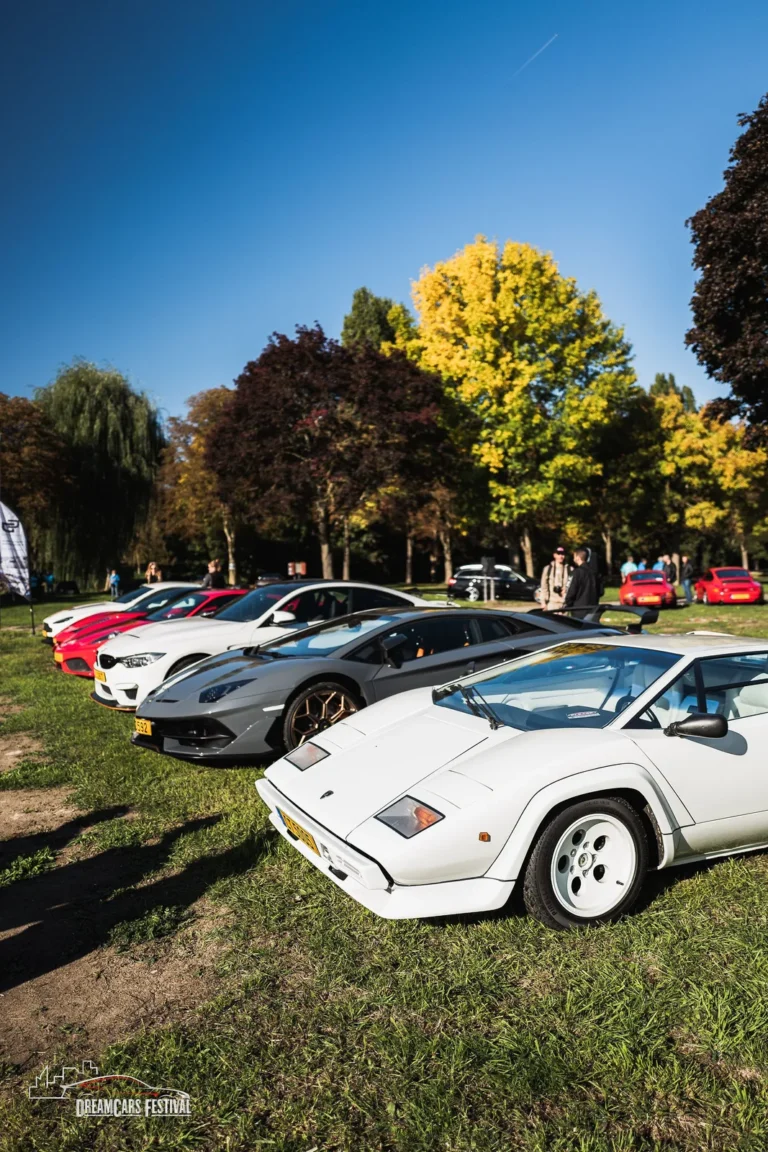 Voitures exposées au Dream Car Festival au Luxembourg