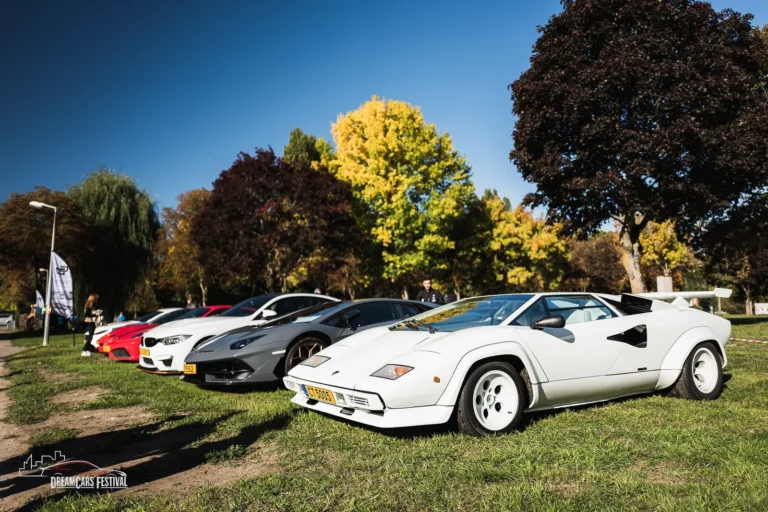 Voitures exposées au Dream Car Festival au Luxembourg