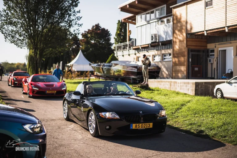 Voitures exposées au Dream Car Festival au Luxembourg