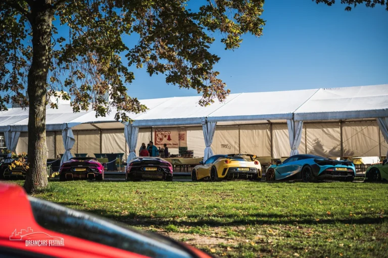 Voitures exposées au Dream Car Festival au Luxembourg