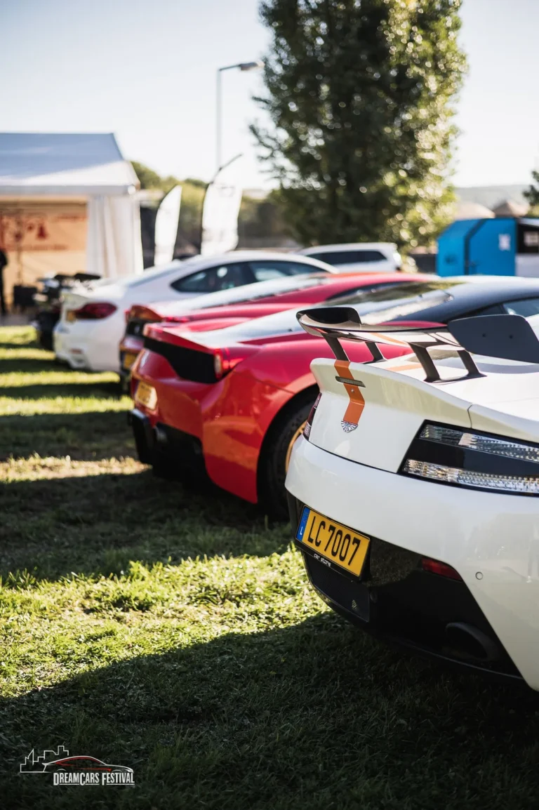 Voitures exposées au Dream Car Festival au Luxembourg