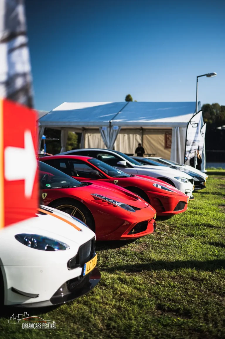 Voitures exposées au Dream Car Festival au Luxembourg