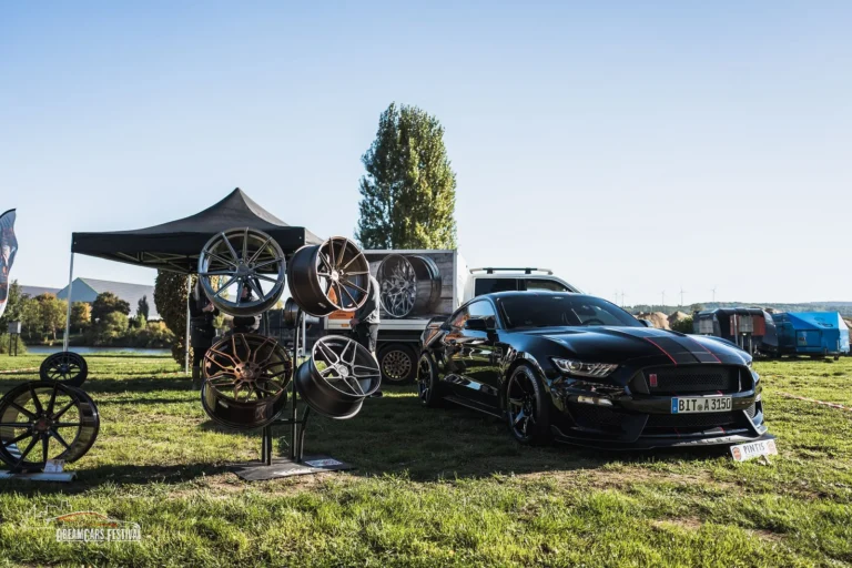 Voitures exposées au Dream Car Festival au Luxembourg