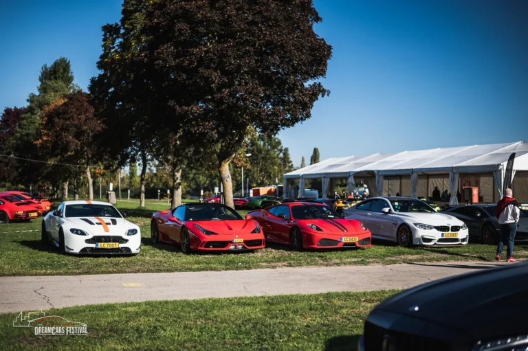 Voitures exposées au Dream Car Festival au Luxembourg