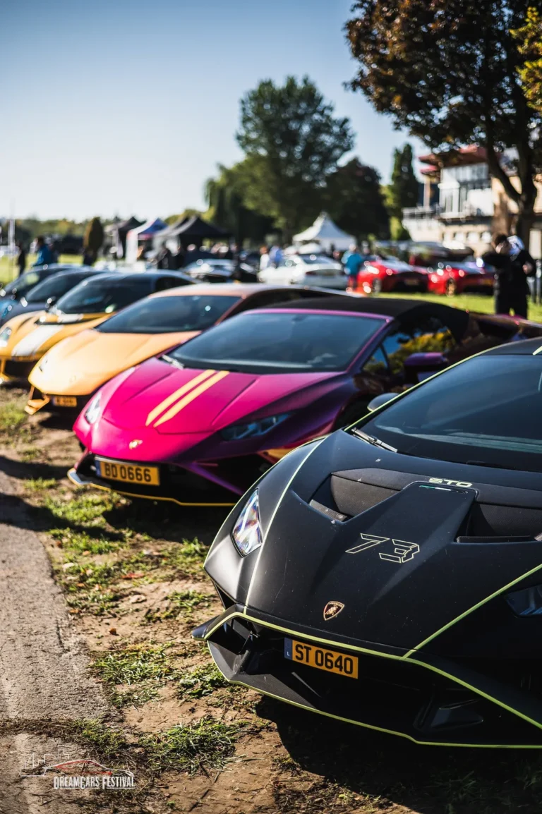 Voitures exposées au Dream Car Festival au Luxembourg