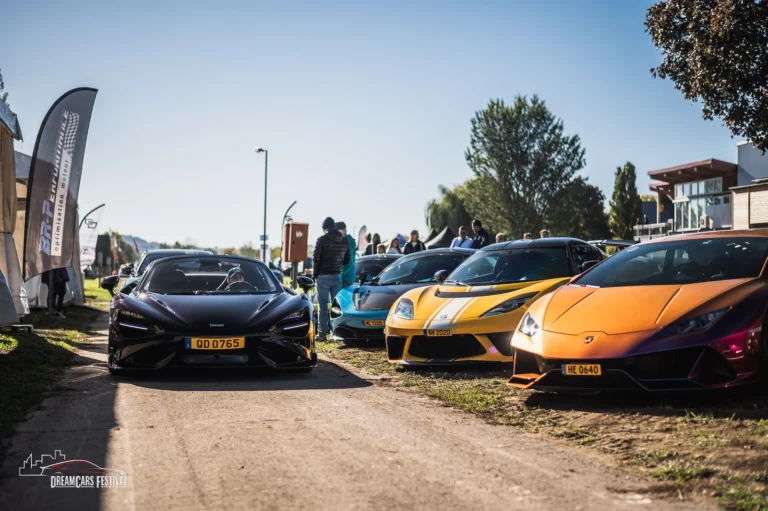 Voitures exposées au Dream Car Festival au Luxembourg