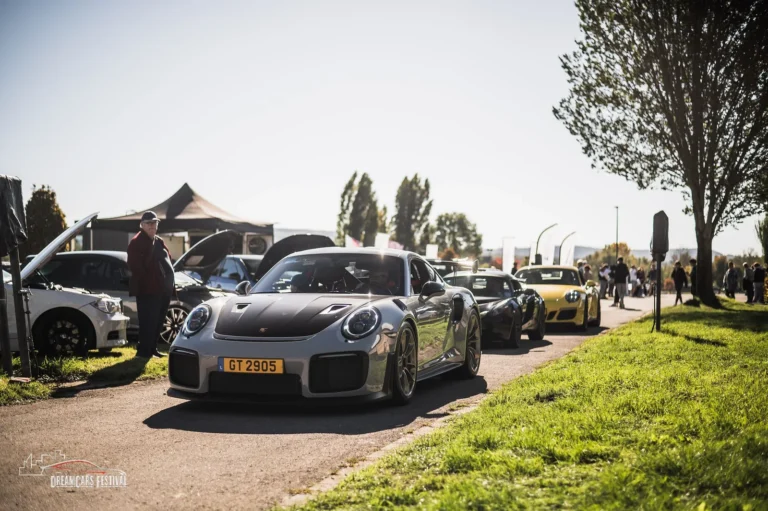 Voitures exposées au Dream Car Festival au Luxembourg