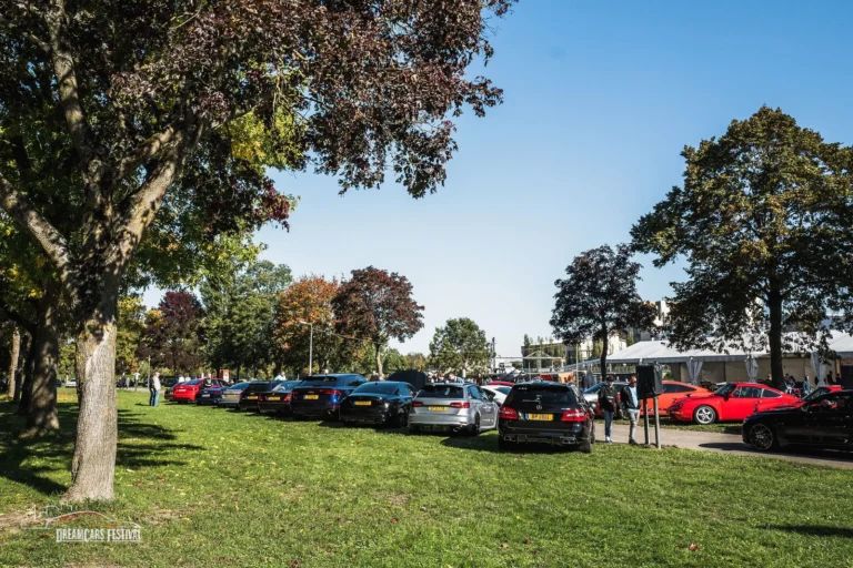 Voitures exposées au Dream Car Festival au Luxembourg