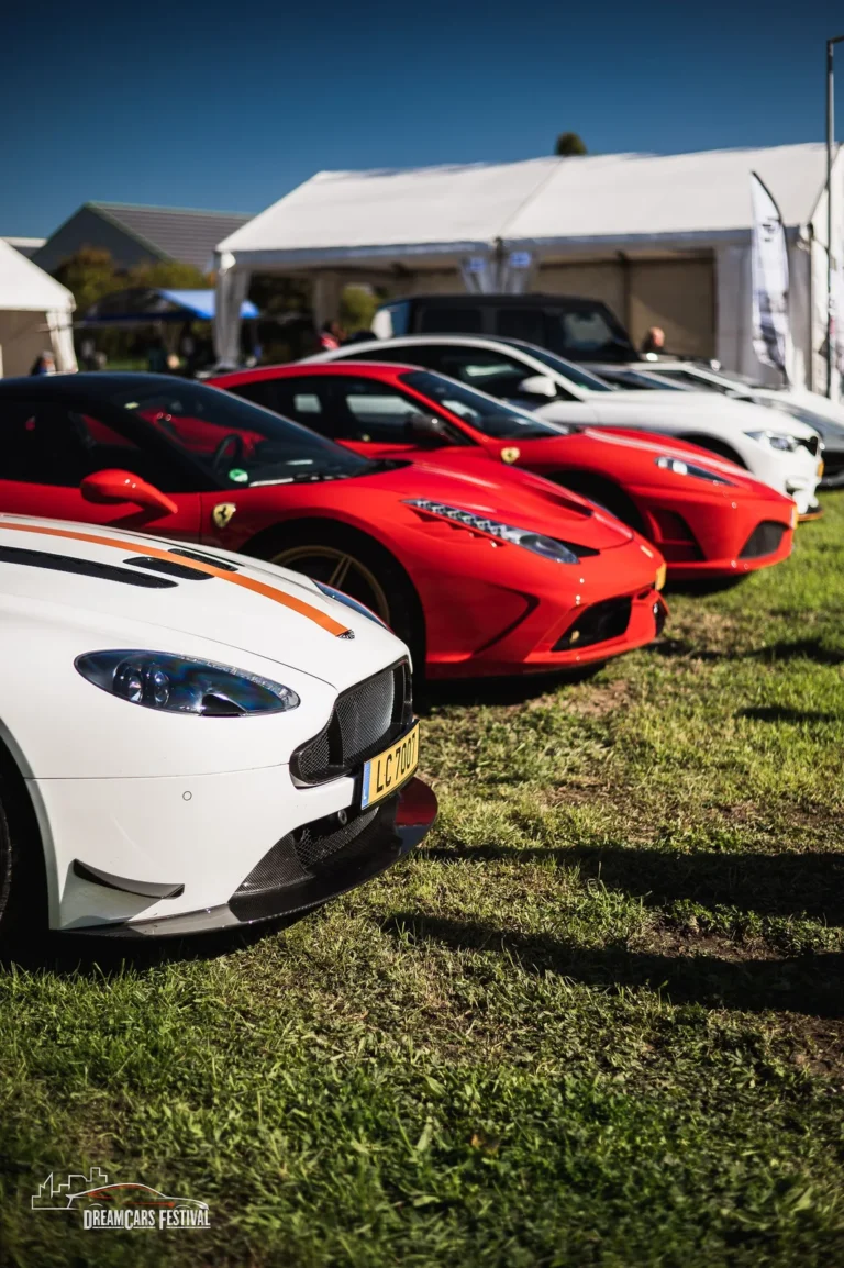 Voitures exposées au Dream Car Festival au Luxembourg