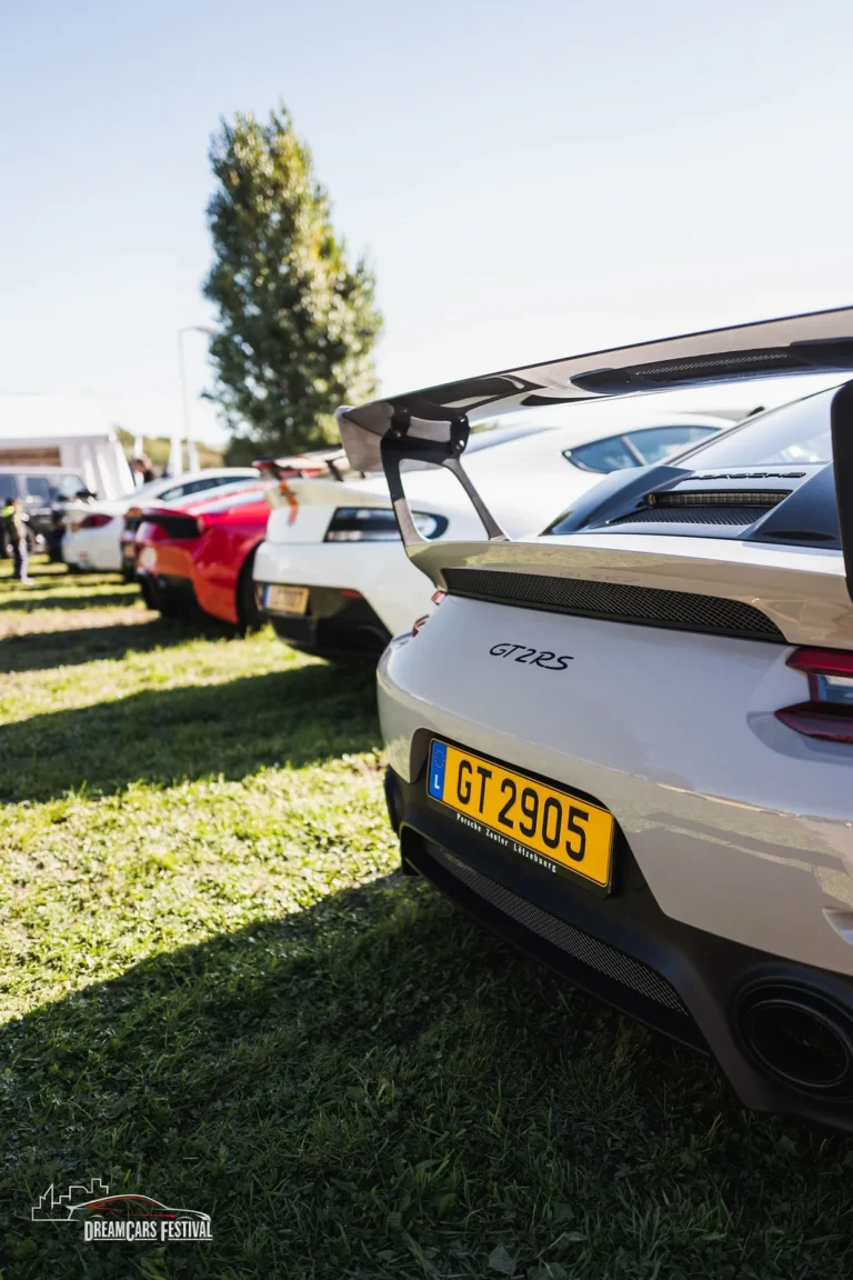 Voitures exposées au Dream Car Festival au Luxembourg
