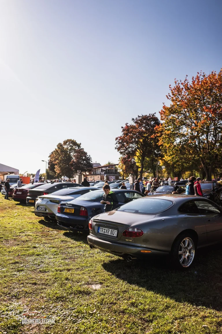 Voitures exposées au Dream Car Festival au Luxembourg