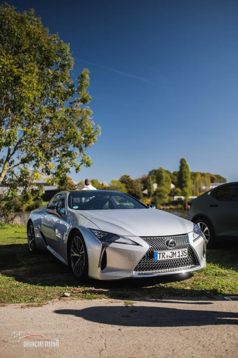 Voitures exposées au Dream Car Festival au Luxembourg