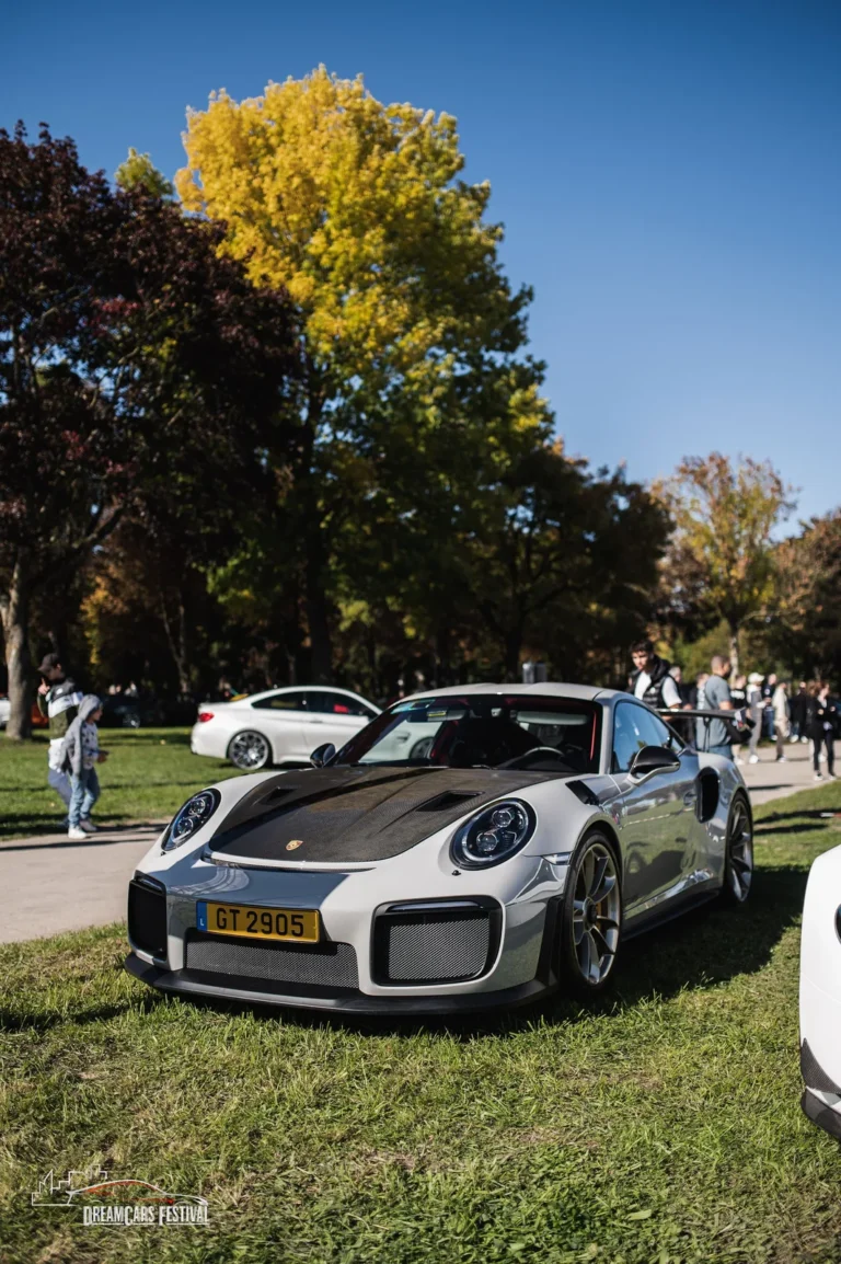 Voitures exposées au Dream Car Festival au Luxembourg