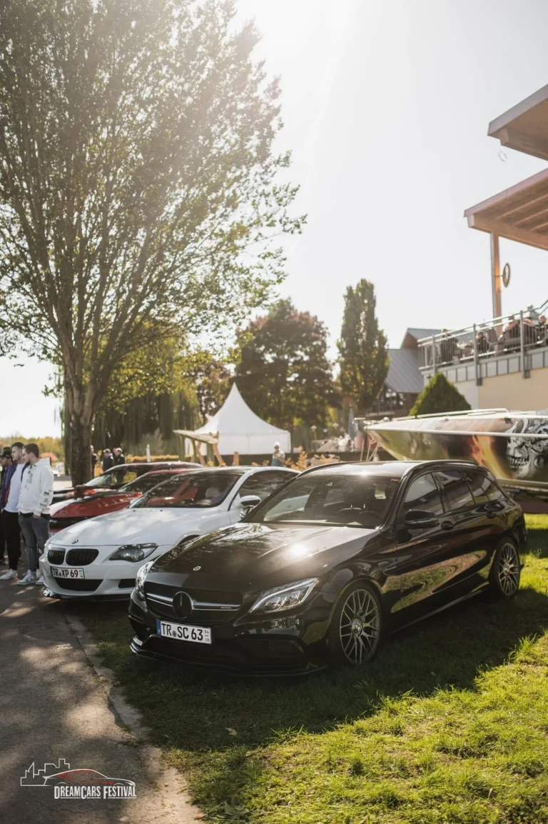 Voitures exposées au Dream Car Festival au Luxembourg