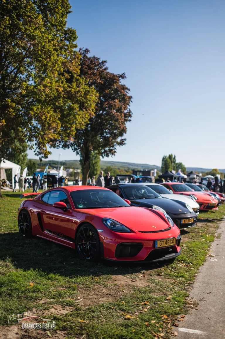 Voitures exposées au Dream Car Festival au Luxembourg
