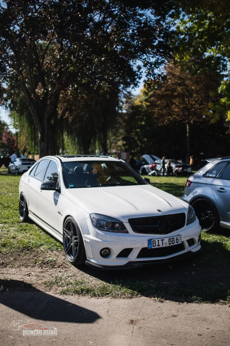 Voitures exposées au Dream Car Festival au Luxembourg