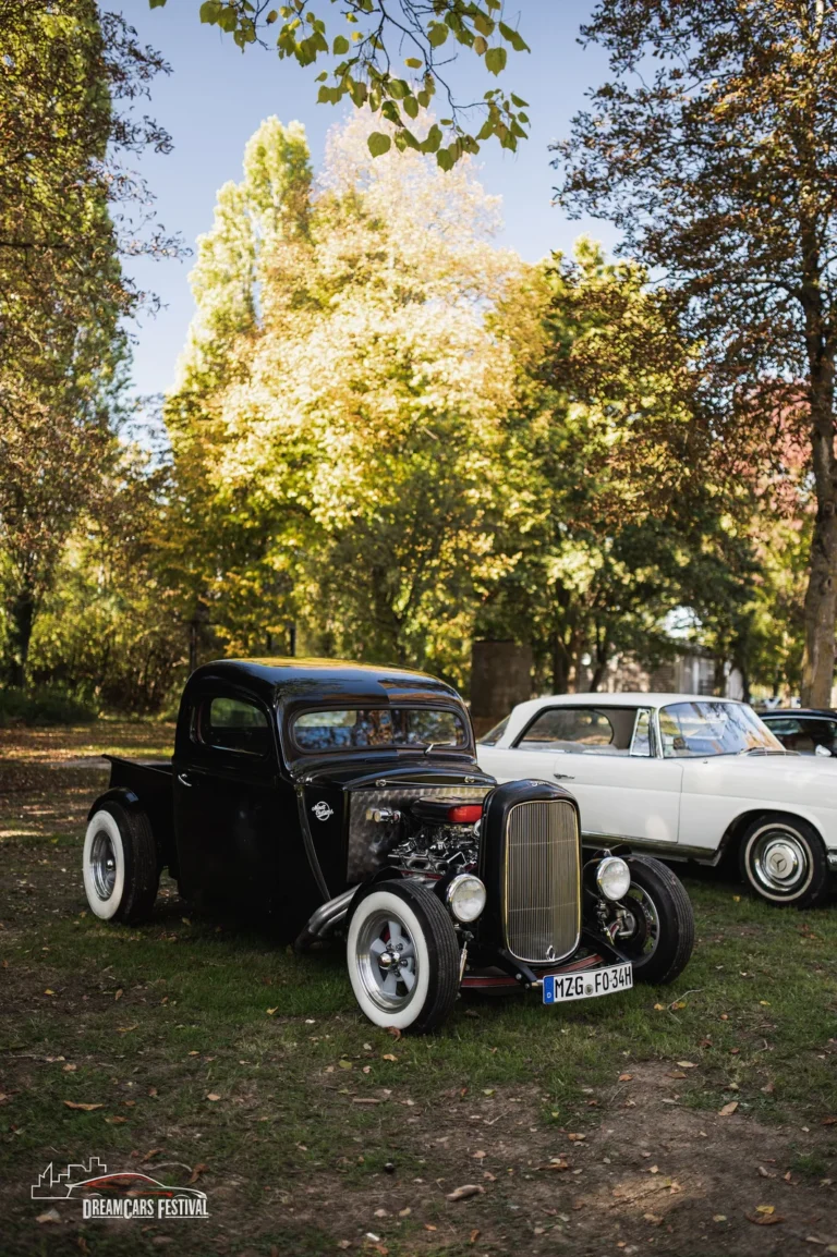 Voitures exposées au Dream Car Festival au Luxembourg