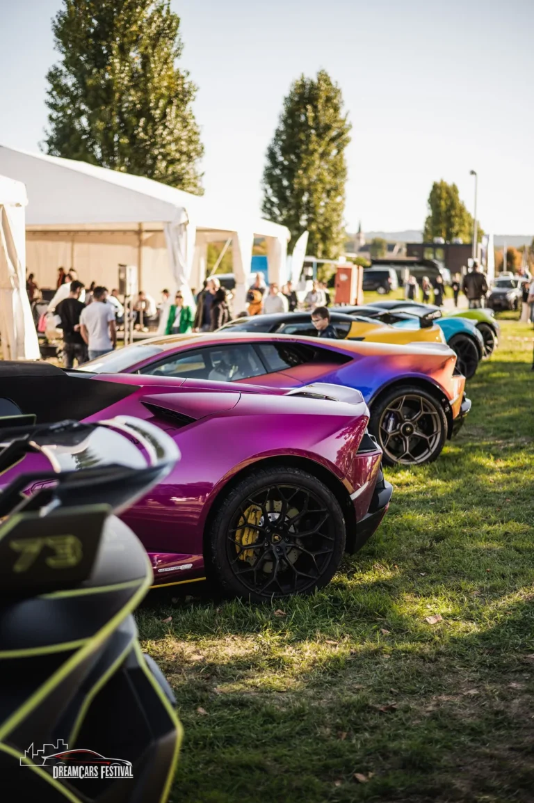 Voitures exposées au Dream Car Festival au Luxembourg