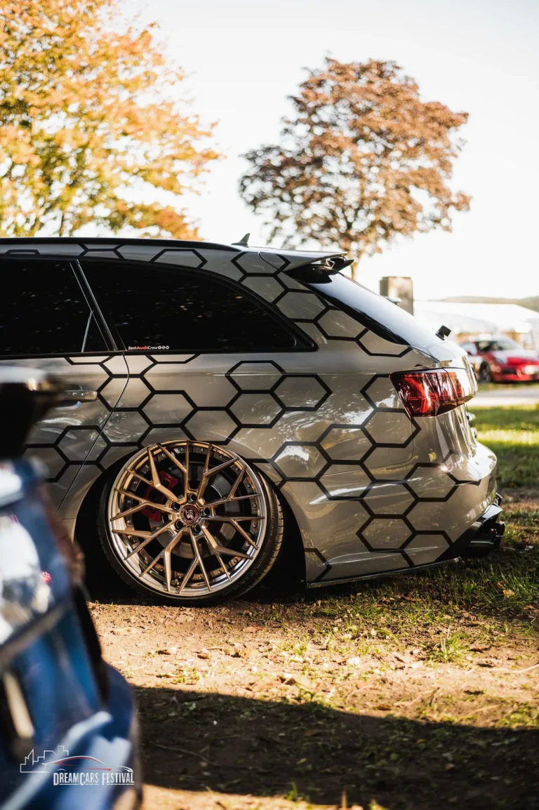 Voitures exposées au Dream Car Festival au Luxembourg