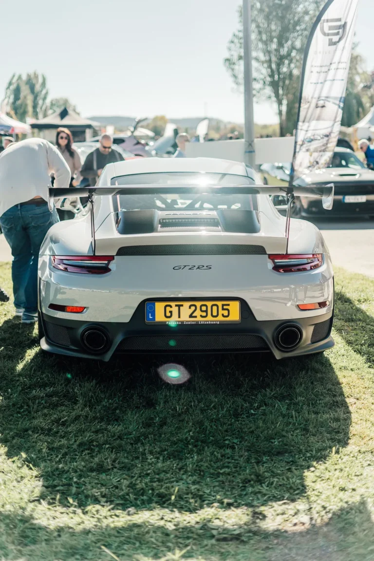 Voitures exposées au Dream Car Festival au Luxembourg