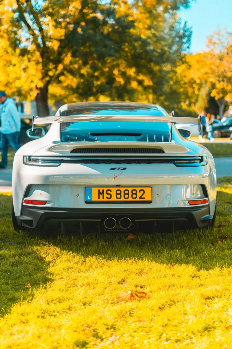 Arrière d’une voiture de sport au Dream Car Festival au Luxembourg