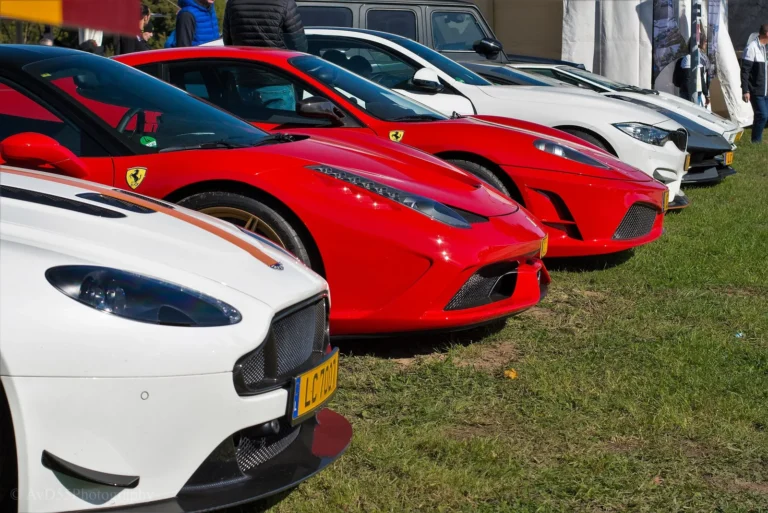 Voitures exposées au Dream Car Festival au Luxembourg