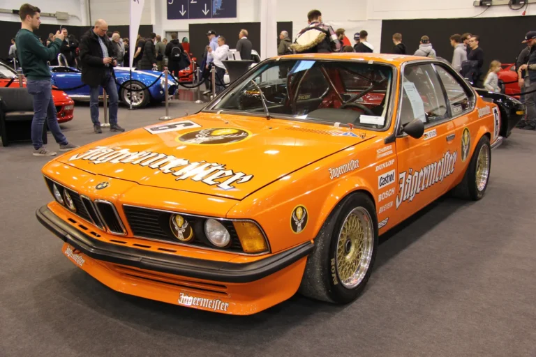 BMW orange de compétition — Essen Motor Show 2023