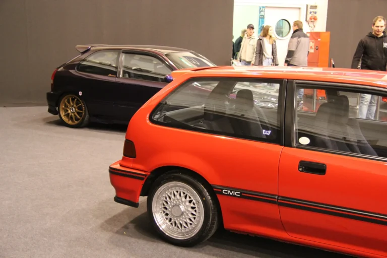 Arrière d’un break sportif rouge — Essen Motor Show 2023