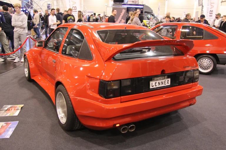Coupé orange vu de l’arrière — Essen Motor Show 2023