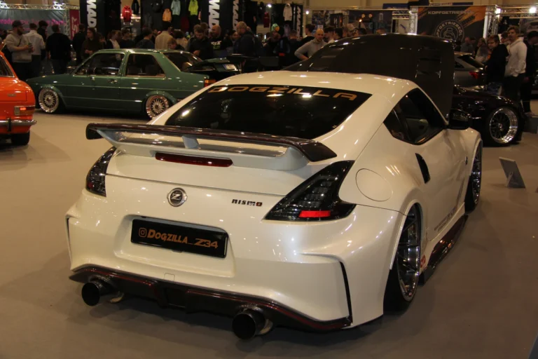 Arrière d’un coupé sportif blanc — Essen Motor Show 2023