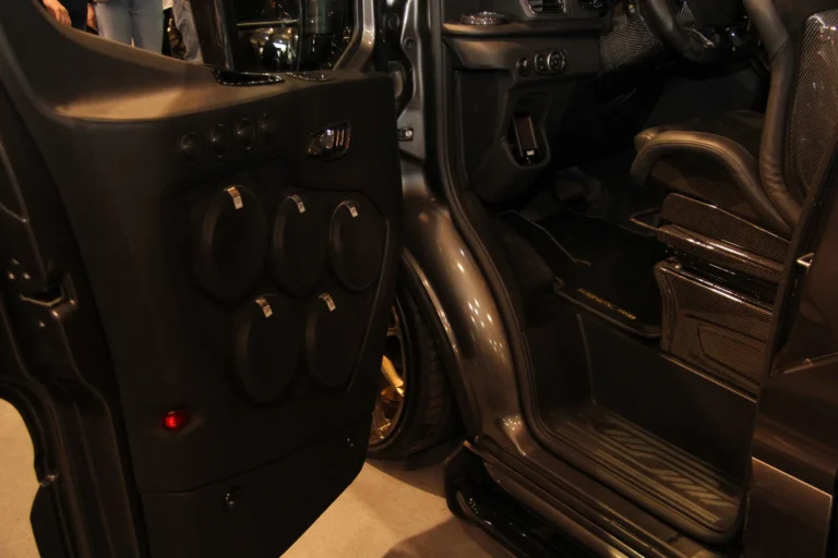 Détail d’une installation audio intérieure — Essen Motor Show 2023