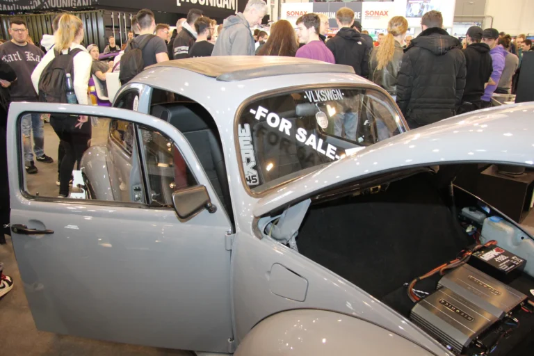 Portières ouvertes d’une voiture ancienne — Essen Motor Show 2023