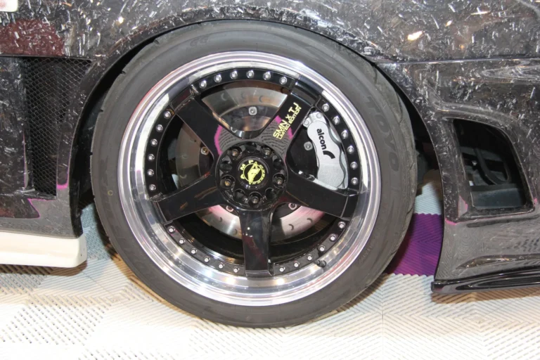 Détail d’une roue et de son pneu — Essen Motor Show 2023