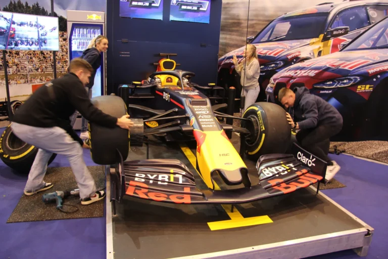 Monoplace de compétition vue de face — Essen Motor Show 2023