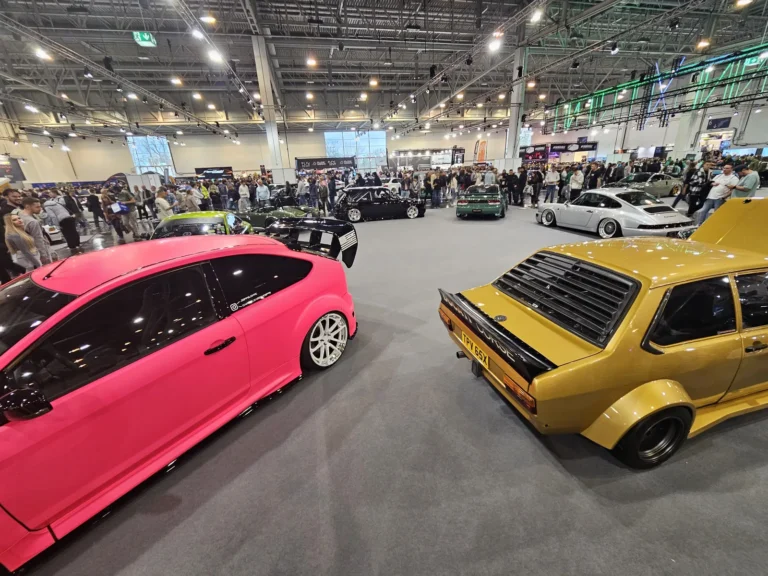Vue d’ensemble des voitures exposées à Essen Motor Show 2025