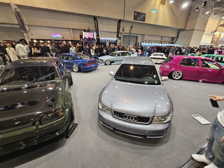 Vue d’ensemble des voitures exposées à Essen Motor Show 2025