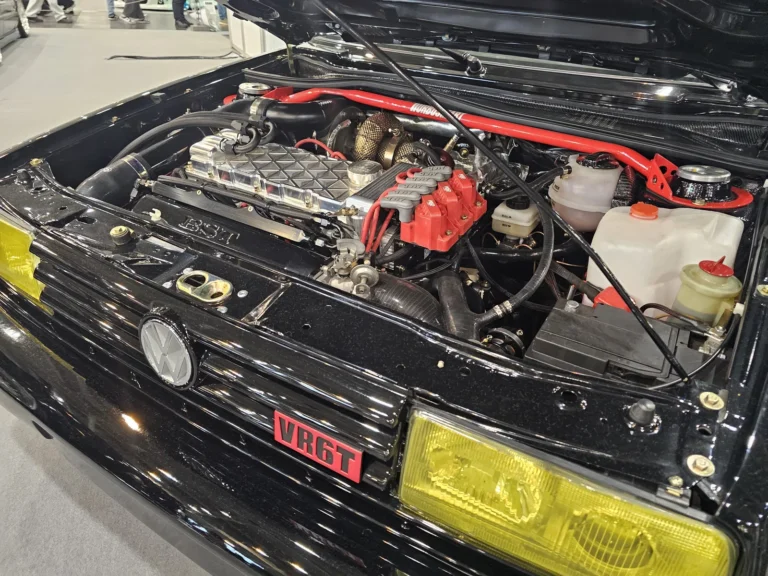 Détail du compartiment moteur à Essen Motor Show 2025
